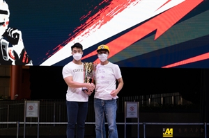 總決賽冠軍: 王耀霆