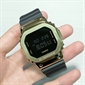 Casio G-SHOCK 5600 系列酷炫時尚黑金雙色男士數碼手錶 GM-5600UG-9