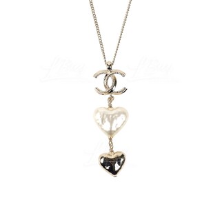 Chanel Pearl White Heart Pendant CC Logo Necklace AB7527