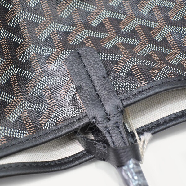 Shop GOYARD Saint Louis Saint Louis GM Bag (STLOUIGMLTY01CL01P