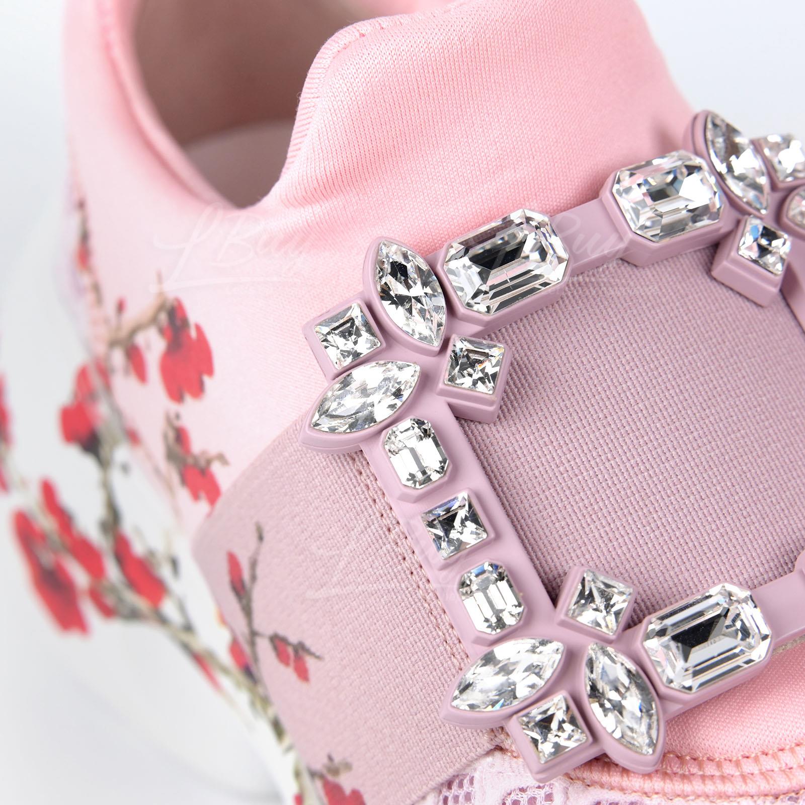 関税込 25SS ■ Roger Vivier ■Viv Run テクニカル スニーカー Roger Vivier-Roger Vivier Viv' Run Strass Buckle Floral