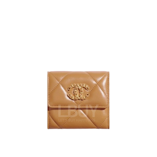 Chanel 焦糖色光面小羊皮配皮穿鏈CC Logo 三折式啪鈕款零錢卡包 AP2809