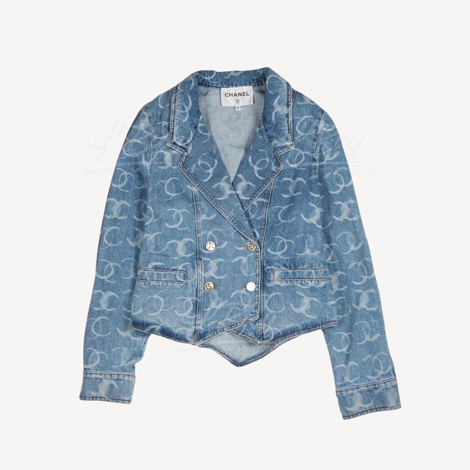 Chanel CC Logo Light Blue Washed Denim Jacket P75545