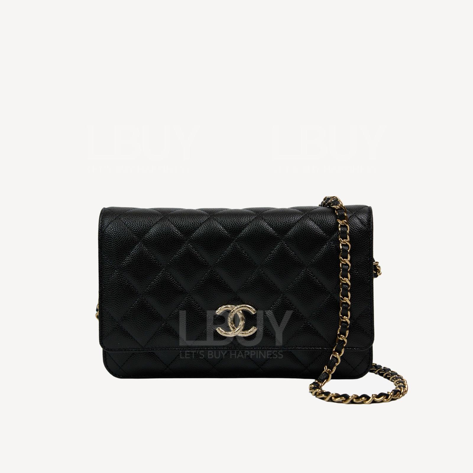 Chanel 光面粒紋小牛皮金色刻字CC Logo 黑色WOC鏈帶包 AP3971