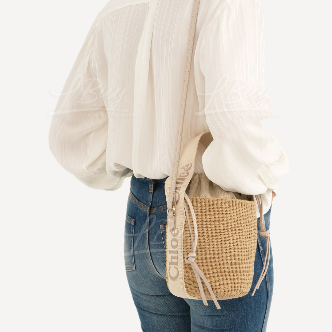 ショルダーバッグ・ポシェット WOODY Large Basket Bag Made ofNatural Fiber Chloé Large Woody Basket In Natural Fibers in Blushy beige
