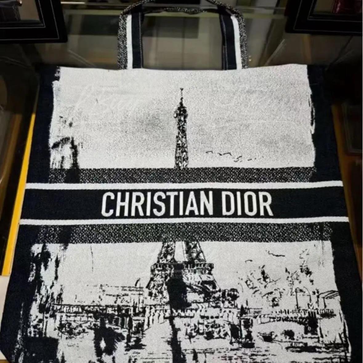 Dior 限量铁塔Tote Bag 